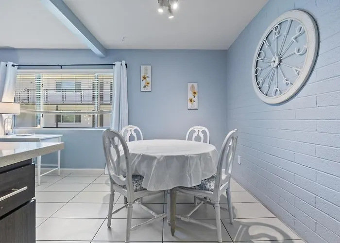 Pet & Family Friendly 2br Fenced Yard King Bed