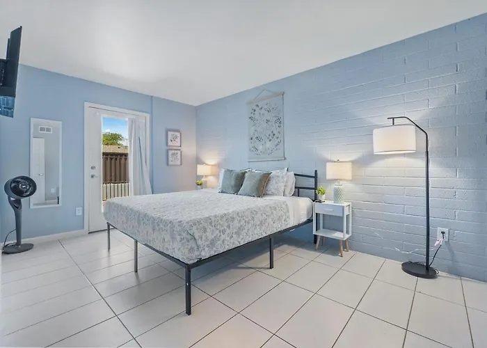 Pet & Family Friendly 2br Fenced Yard King Bed Phoenix