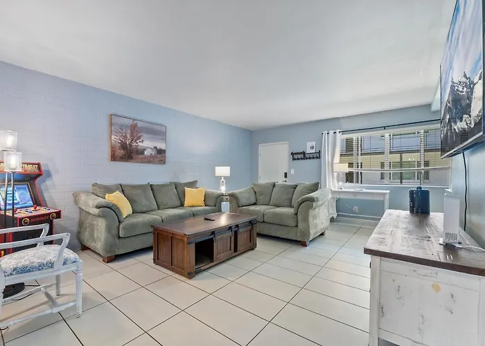 Pet & Family Friendly 2br Fenced Yard King Bed Apartment